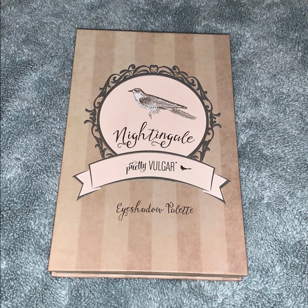 Nightingale pretty Vulgar eyeshadow palette